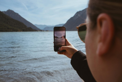 Hotel przy drodze z basenem